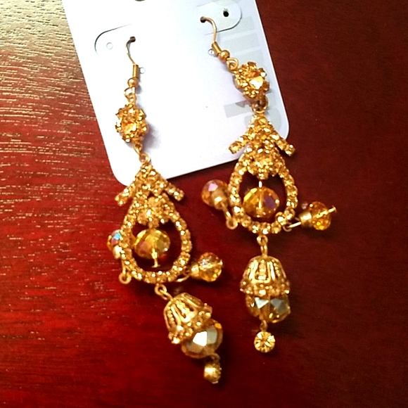 Earings - Picture 2 of 2